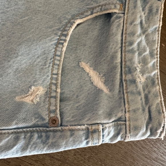 Zara distressed high rise denim shorts Size 12 - Picture 4 of 8